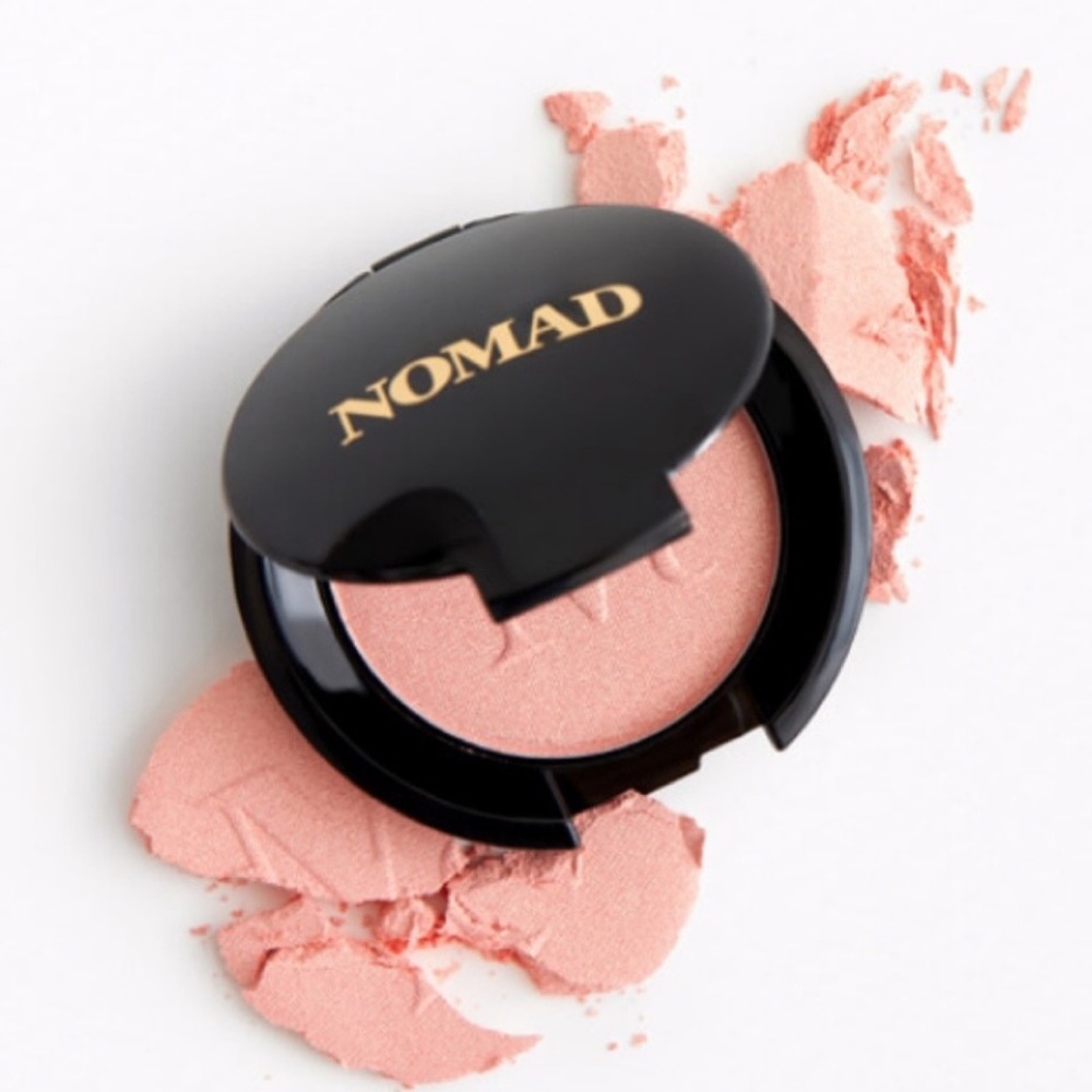 NOMAD Sydney Bathers Kiss Bronzer/Contour Powder